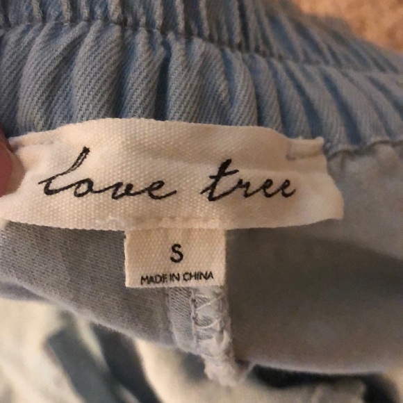 SOLD Love Tree tie ruffle shorts - Picture 5 of 5